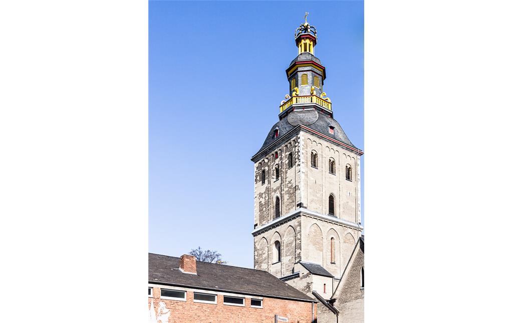 Turm des Ursulastifts in der Kölner Altstadt (2021)
