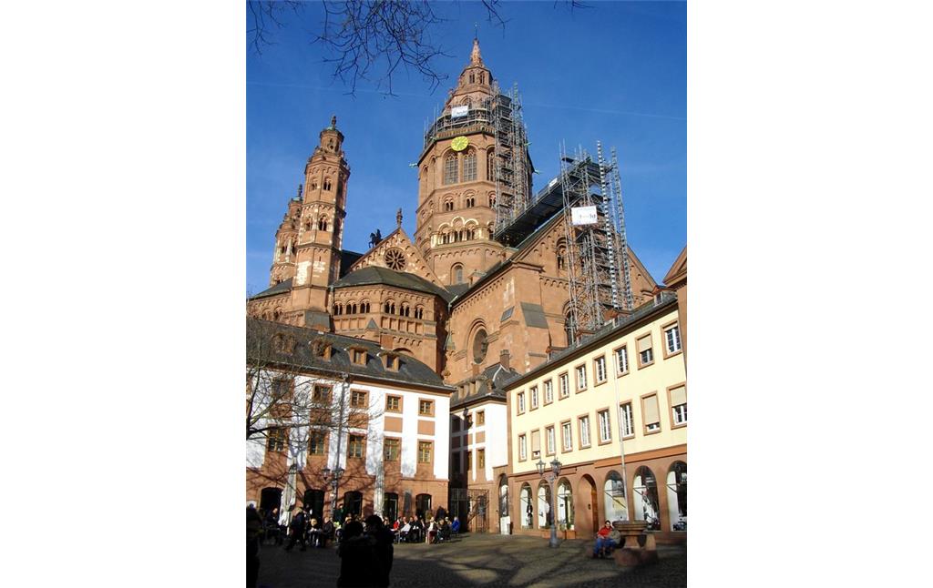 Der Mainzer Dom (Domkirche St. Martin und St. Stephan) in der Mainzer Altstadt (2015)