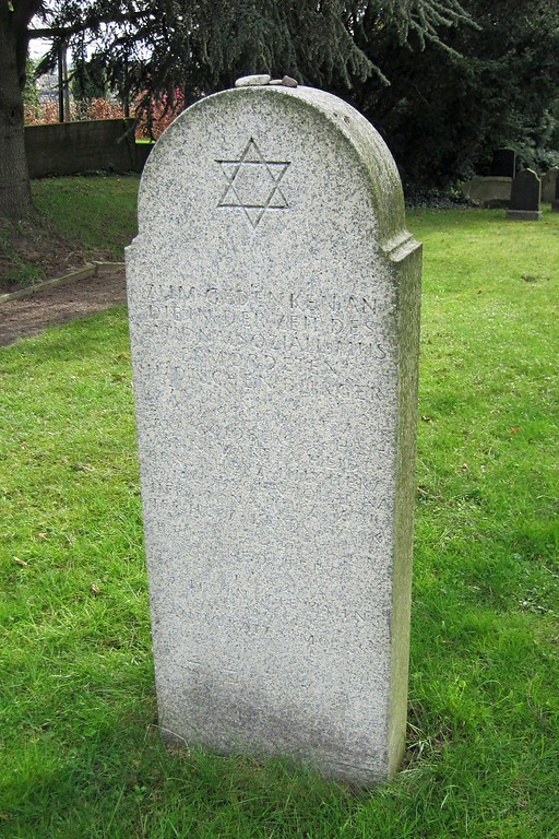 Gedenkstein auf dem jüdischen Friedhof Stommeln (2012).