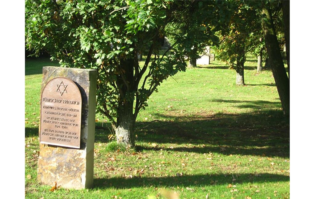 Blick auf den Jüdischen Friedhof am Kampweg in Dülken (2013)