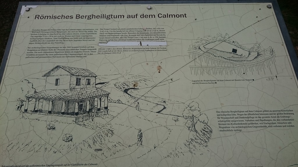 Informationstafel am Römischen Bergheiligtum auf dem Calmont (2017)