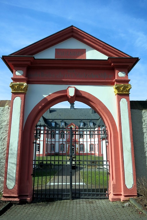 Eingangsportal zum Barockschloss Bitburg (2015)