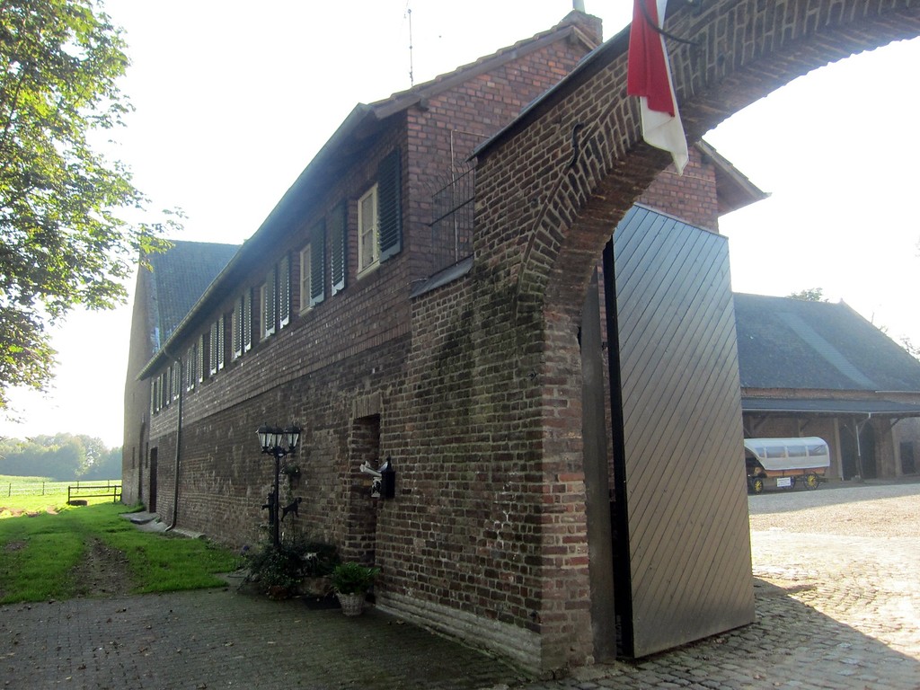 Stallgebäude des Lommertzhofes bei Rommerskirchen (2014)