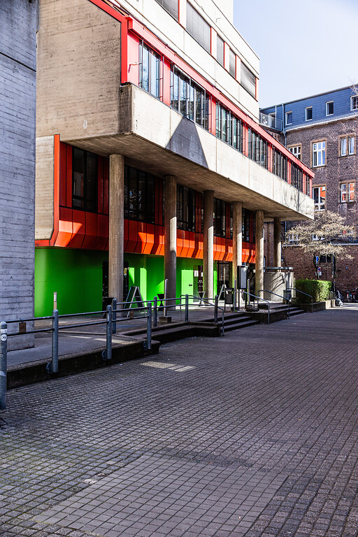 Seitenansicht der Hochschule für Musik und Tanz Köln (2021)