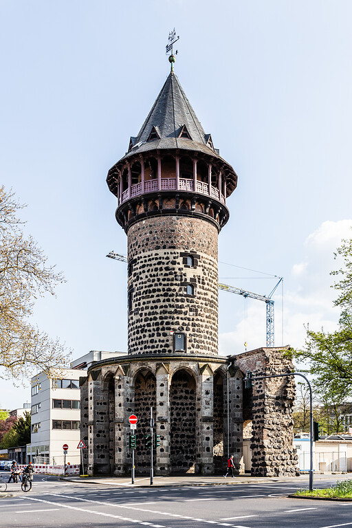 Die Ulrepforte in Köln (2021). Dort hat der Karnevalsverein "Rote Funken" sein Quartier.