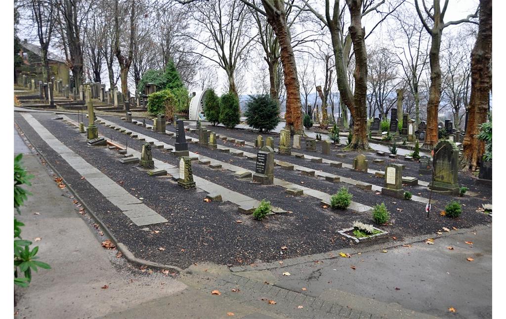 Gräberreihen auf dem jüdischen Friedhof am Weinberg in Wuppertal-Elberfeld (2014).