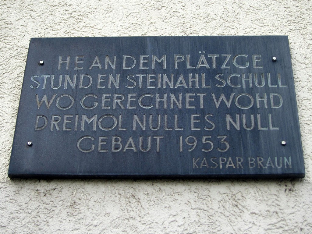 Inschriftentafel am Standort der früheren Schule Ecke Großer Griechenmarkt / Kaygasse ("Kayjass Nr. 0") in Köln (2012).