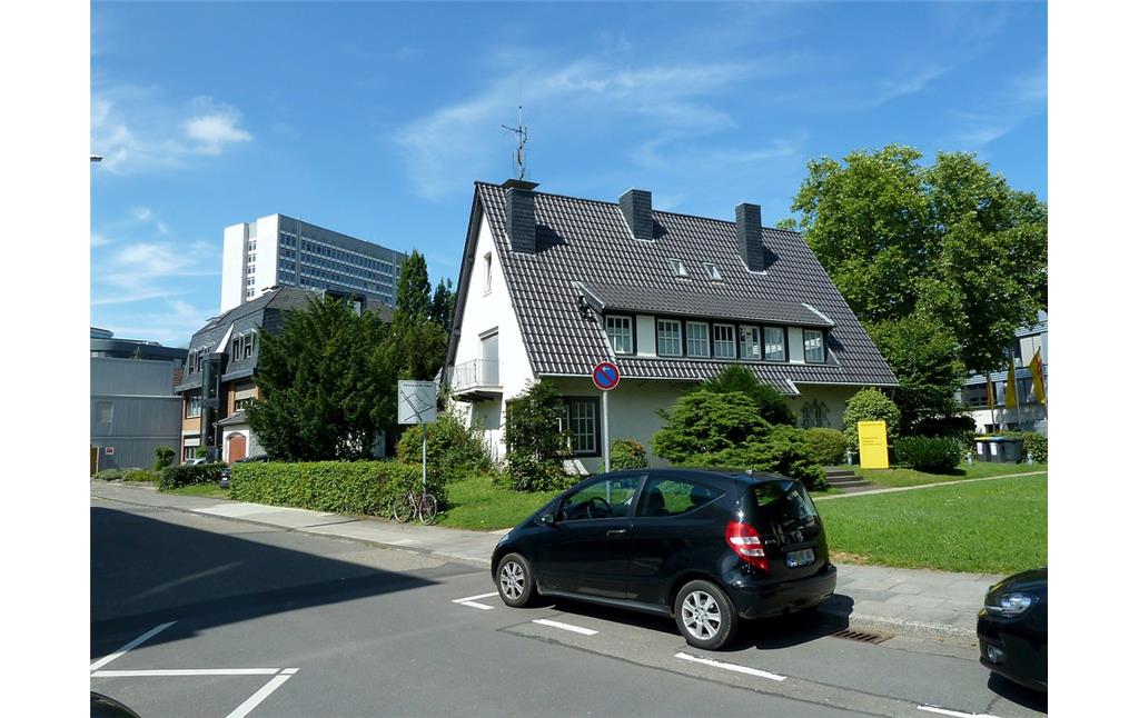 Wohnhaus Fritz-Schäffer-Straße 15 im Bonner Regierungsviertel (2017)