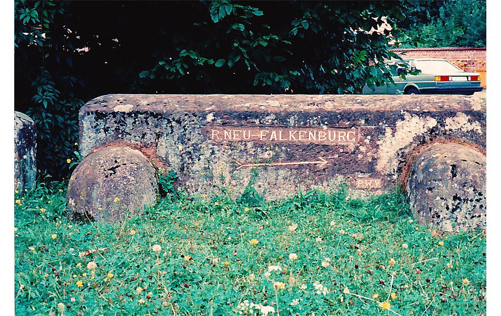 Ritterstein Nr. 45 "R. Neu-Falkenburg" in Wilgartswiesen (1994)
