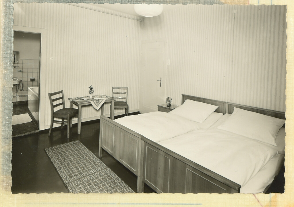 Historische Fotografie eines Hotelzimmers im Berghotel Rittersturz (1960er Jahre)