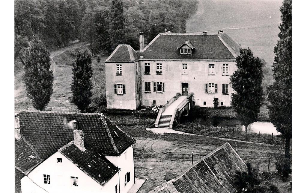 Haus Brück in der Düsselaue bei Erkrath von Westen her gesehen (um 1930)