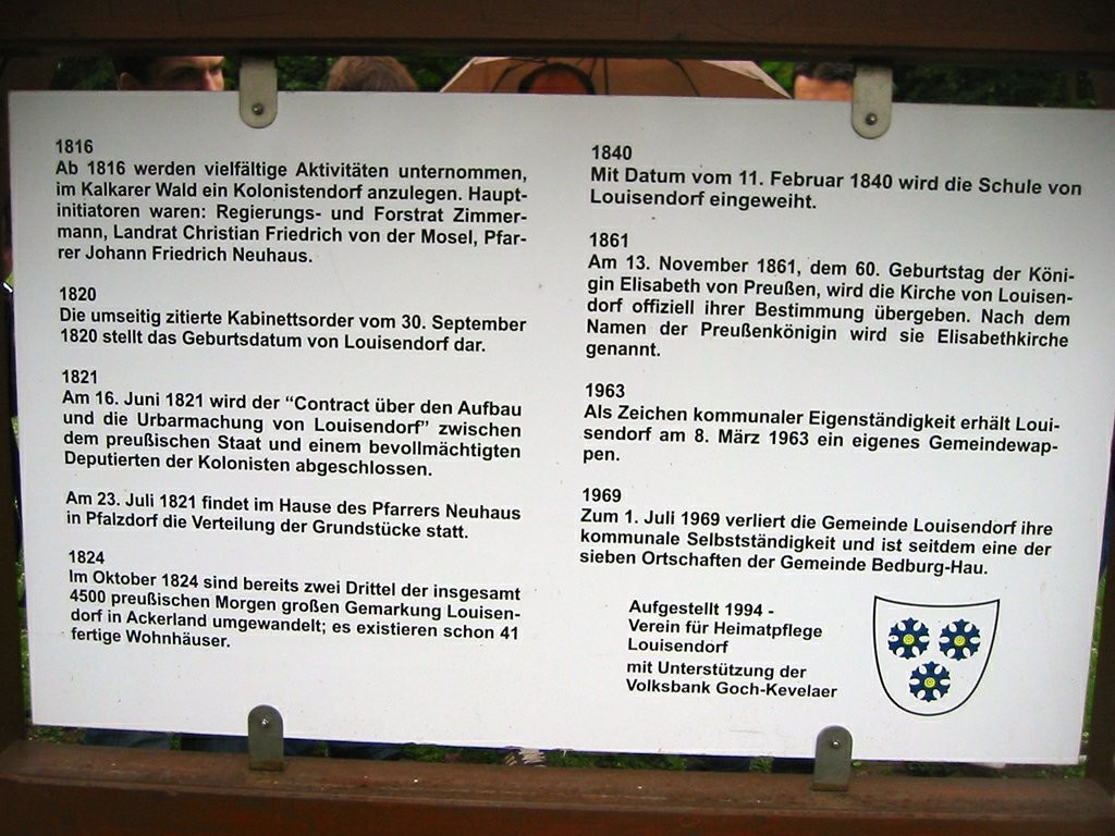 Informationstafel zur Geschichte der Siedlung Louisendorf (2009).