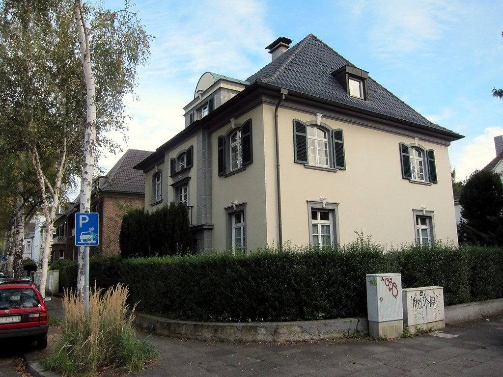 Wohnhaus Coburger Straße 15 / Ecke Eduard-Pflüger-Straße in Bonn (2014)