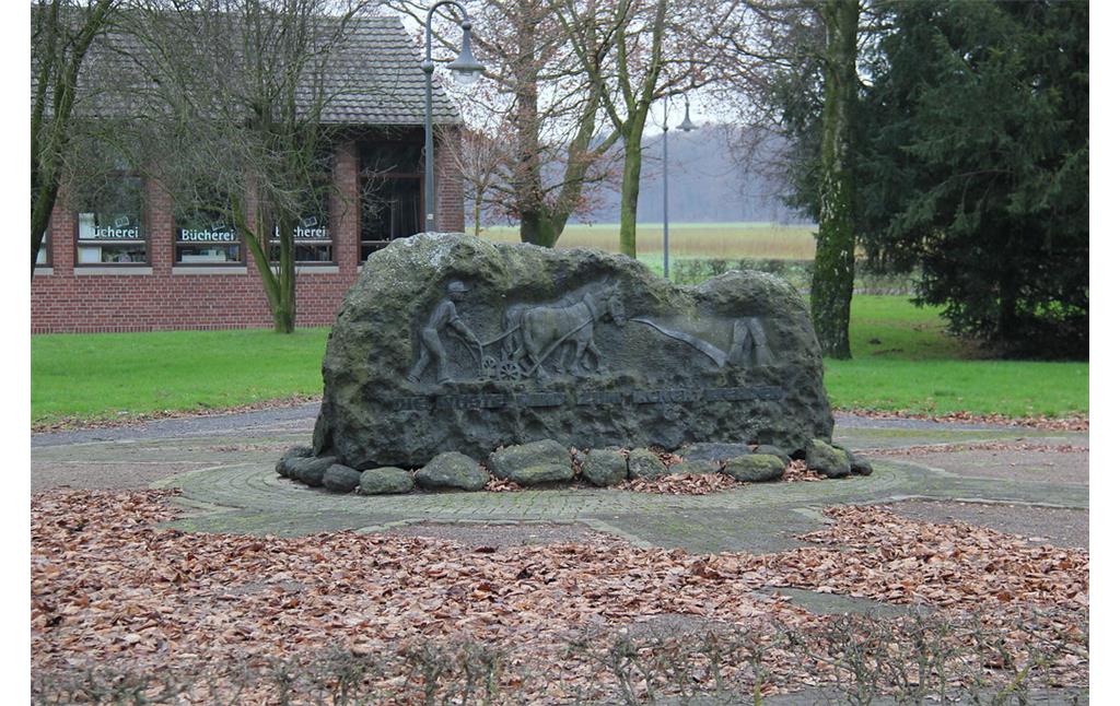 Denkmal in Goch-Pfalzdorf, welches an die Kultivierung von Pfalzdorf erinnert (2013)