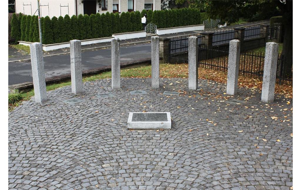 Die Gedenkstätte für die ermordeten Nümbrechter Bürger jüdischen Glaubens auf dem Judenfriedhof "Alte Weiher Wiese" (2013).