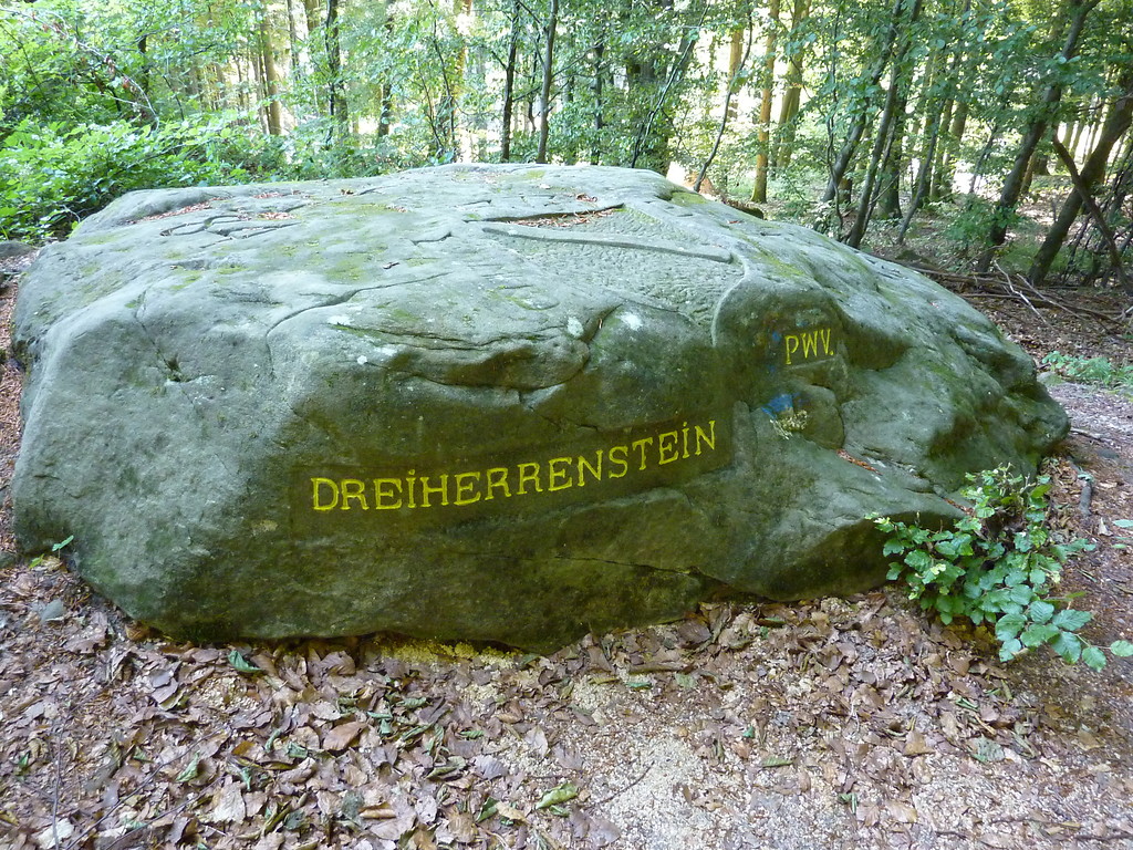 Ritterstein Nr. 57 "Dreiherrenstein" bei Hermersbegerhof (2013)