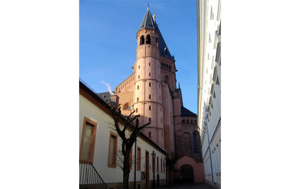 Der Mainzer Dom (Domkirche St. Martin und St. Stephan) in der Mainzer Altstadt (2015)