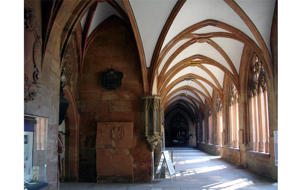 Kreuzgang des Mainzer Doms: Der östliche Flügel nach Süden (2015)