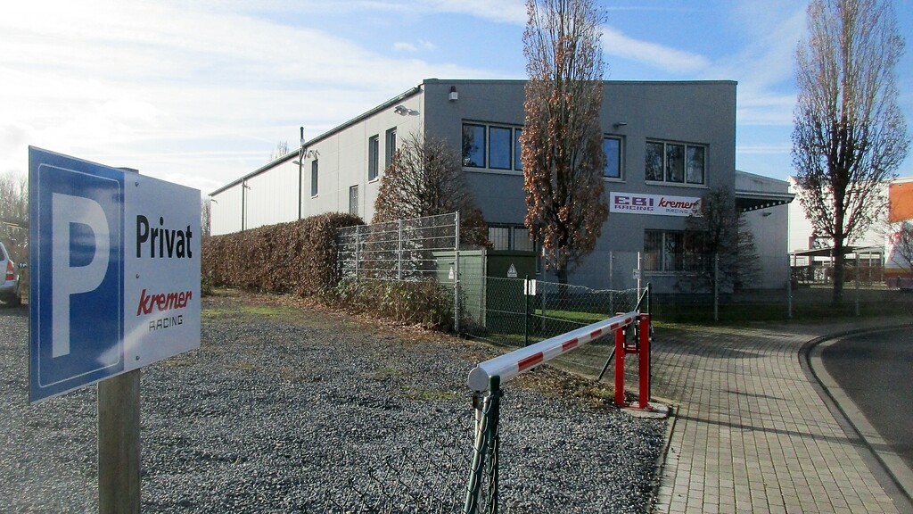 Der aktuelle Standort des Kölner Motorsport-Teams "Kremer Racing", die heutige "E & M Kremer GmbH", in Köln-Ossendorf (2020).