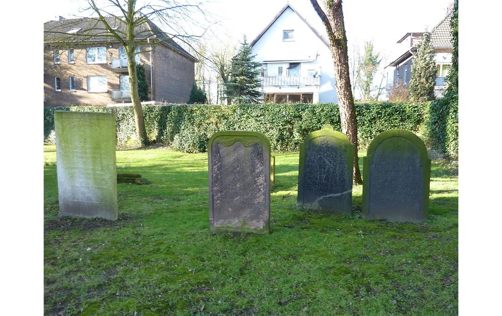 Grabsteine auf dem alten jüdischen Friedhof Esplanade in Wesel (2011)