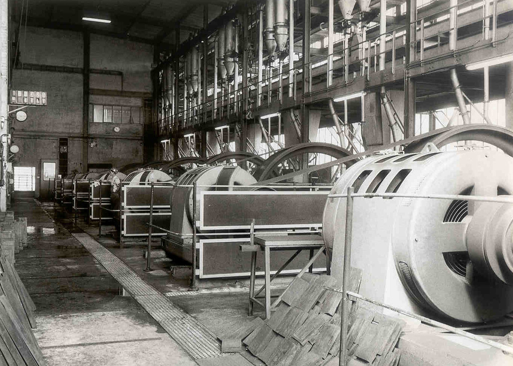 Braunkohlentagebau Grube Victor, Brikettfabrik in Geich, Pressenhaus
