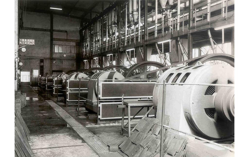 Braunkohlentagebau Grube Victor, Brikettfabrik in Geich, Pressenhaus