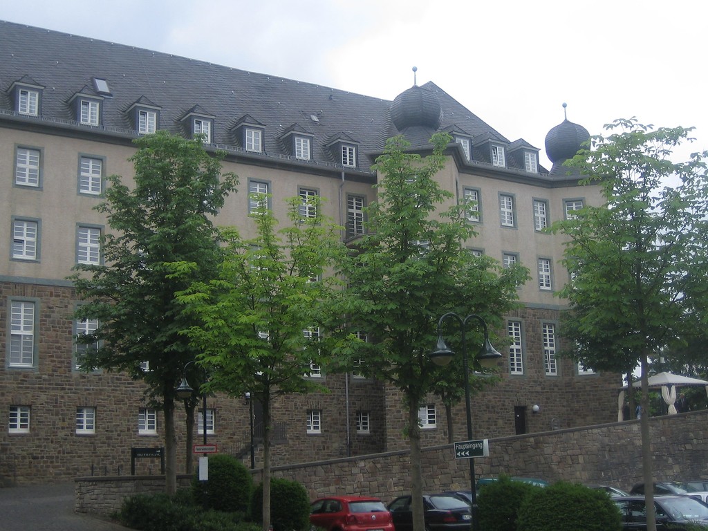 Kardinal-Schulte-Haus in Bensberg, Westflügel