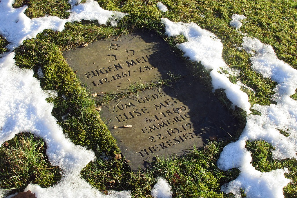 Jüdischer Friedhof "am Hasenberg" in Emmerich, flach im Boden befindliches Einzelgrab (2017)