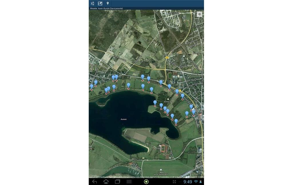Bildschirm-Foto eines Mobilgerätes von der Anwendungssoftware "App in die Natur!". Es zeigt eine Übersichtskarte der Informationspunkte entlang des Naturlehrpfades durch das Naturschutzgebiet Weseler Aue (2014).