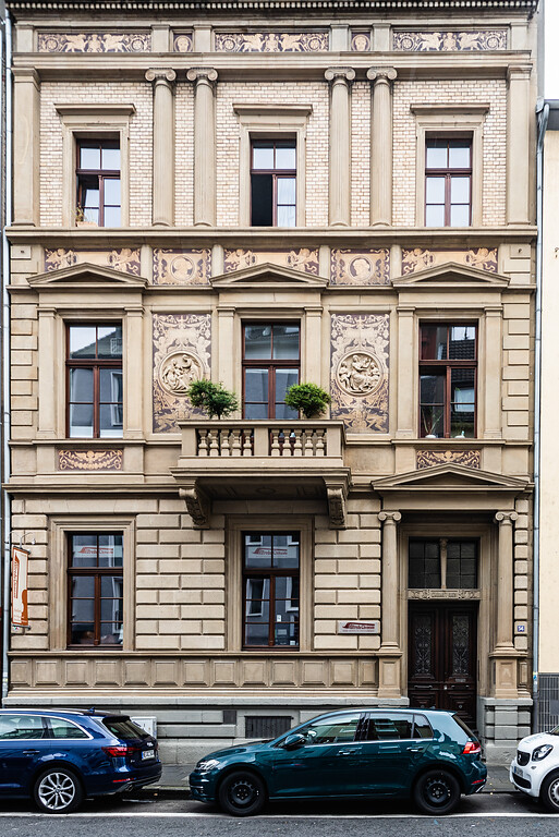 Beeindruckendes Wohnhaus aus dem 19. Jahrhundert in der Machabäerstraße in Köln Altstadt-Nord (2021)