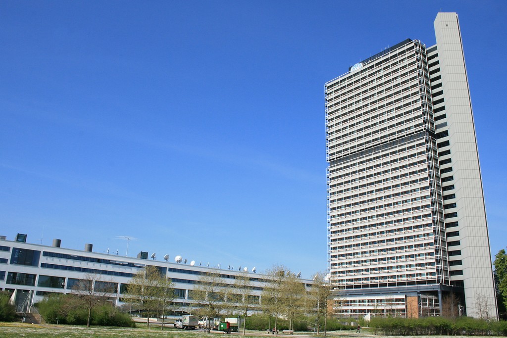 Der Lange Eugen im früheren Regierungsviertel der Bundesstadt Bonn (2015).