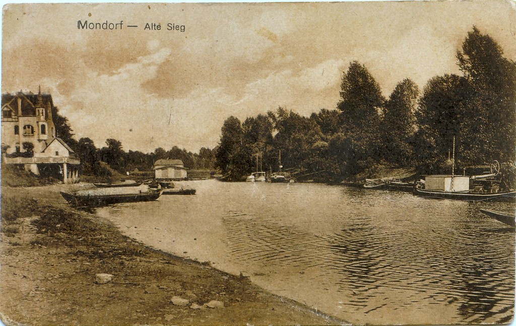 Historische Postkarte mit dem Motiv "Mondorf - Alte Sieg" (vor 1960), links im Bild das Hafenschlösschen