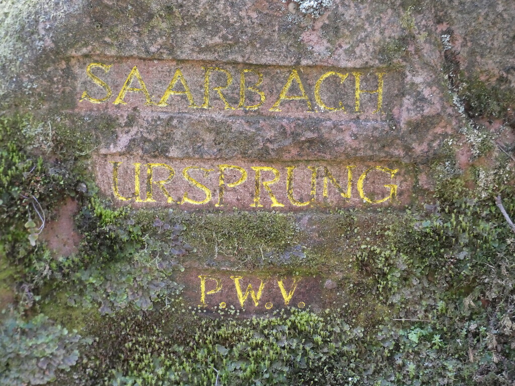 Ritterstein Nr. 198 "Saarbach Ursprung" nordwestlich von Ludwigswinkel an der L 478 (2022)