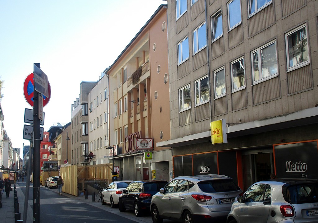 Blick in die Severinstraße in Köln-Altstadt-Süd (2019), zentral im Bild das heutige ODEON-Kino.