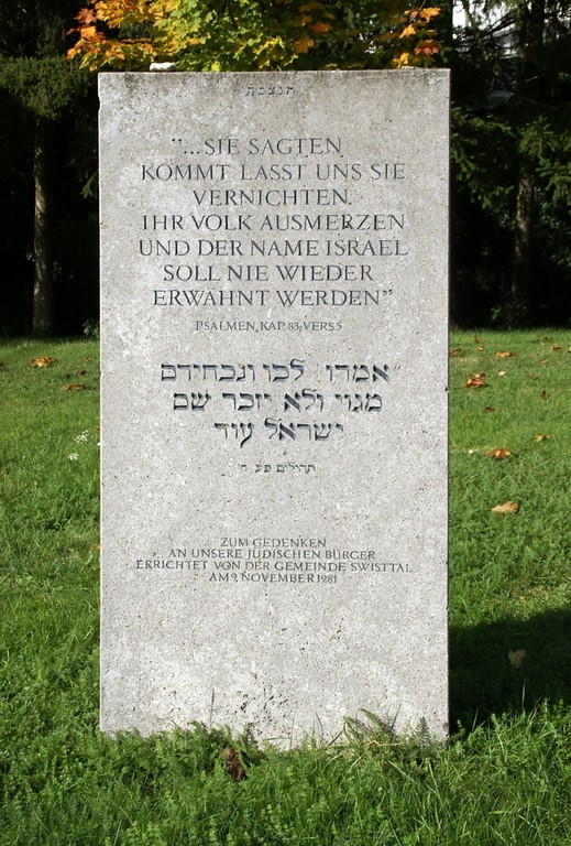 1981 errichteter Gedenkstein auf dem jüdischen Friedhof am Dornbuschweg in Swistal-Heimerzheim (2013).