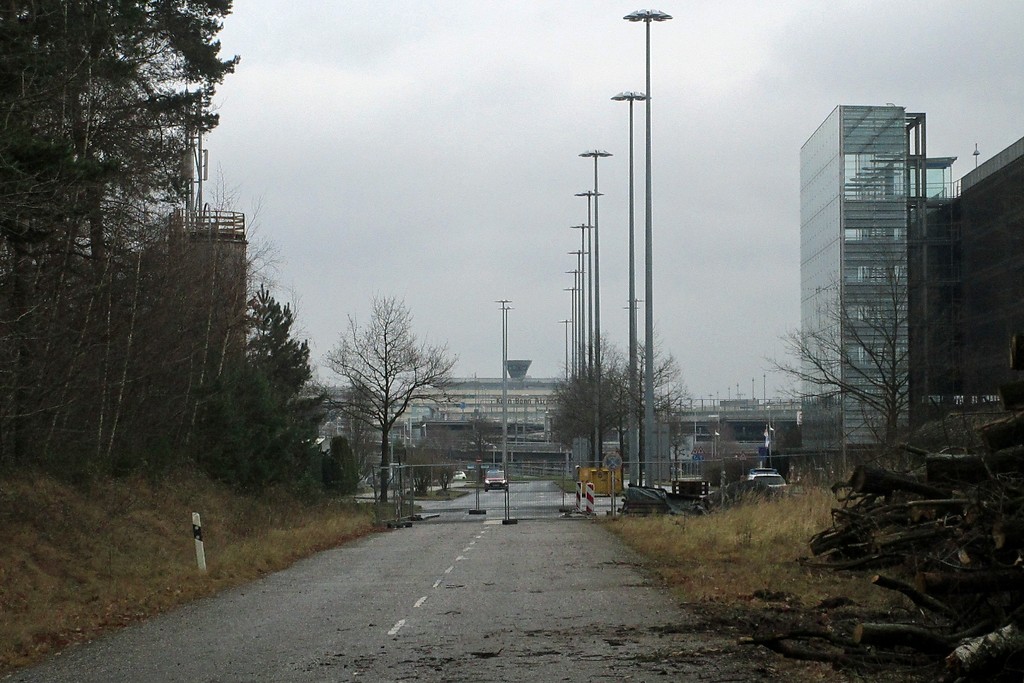 Frühere nördliche Zufahrt zum Flughafen Köln/Bonn in Köln-Grengel (2017).