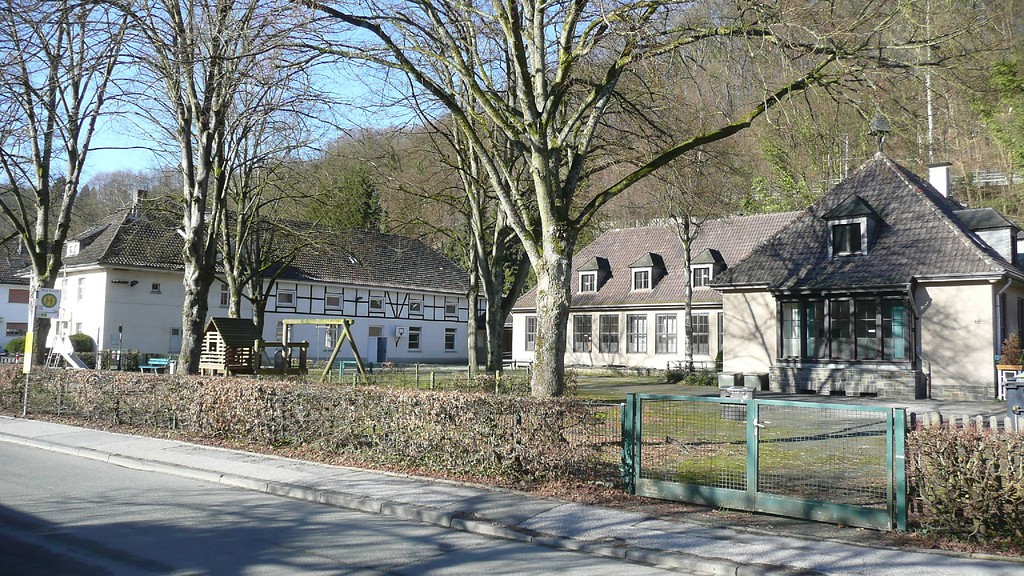 Ehemalige Grundschule Unterburg, Ansicht von Südosten (2011)