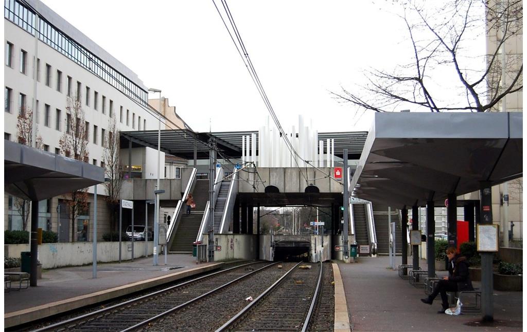 U-Bahn-Haltestelle am neuen Stadthaus Bonn (2012)