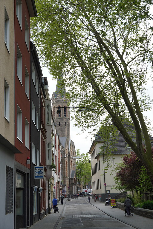 Blick in die Tempelstraße in Köln-Deutz (2022)