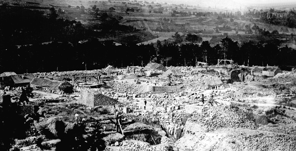 Blick auf das Steinbruchgelände im Kottenheimer Winfeld (um 1890)