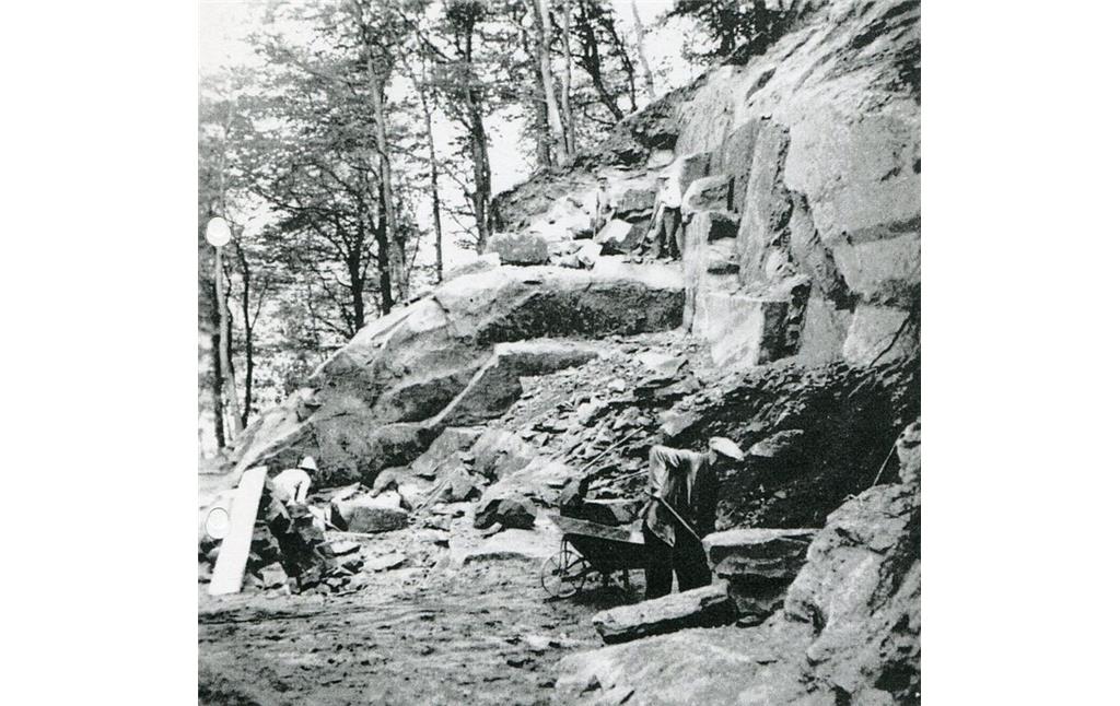Ausgrabungsarbeiten auf dem Gelände der Trifels (1937/38)