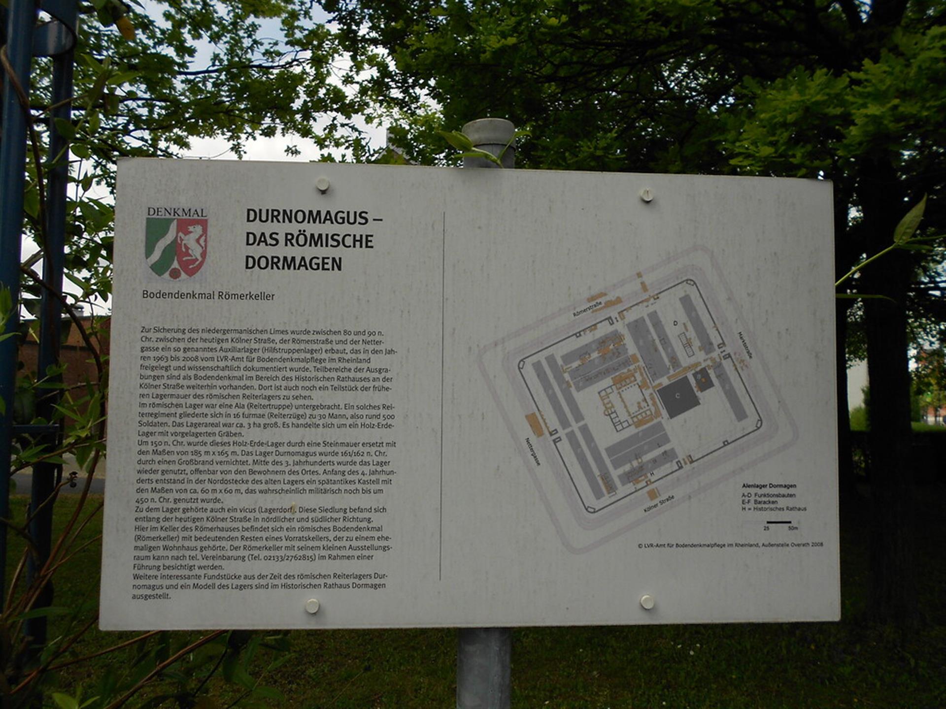 Tafel "Durnomagus - Das römische Dormagen" (2015) &copy; Marcin Janek / CC-BY-SA 3.0 (via Wikimedia Commons)