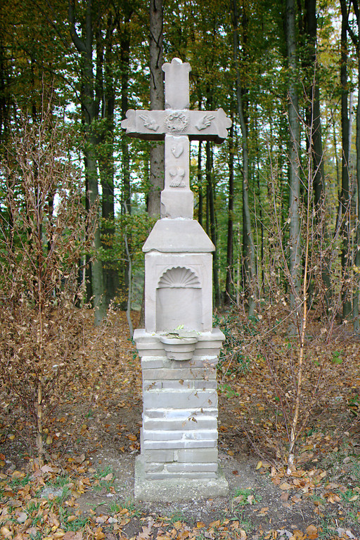 Denkmalgeschütztes Kümmeler Kreuz an der Heidenstraße (2013)