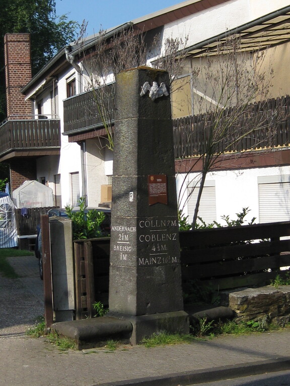 Preußischer Ganzmeilenstein in der Koblenzer Straße in Sinzig (2021)