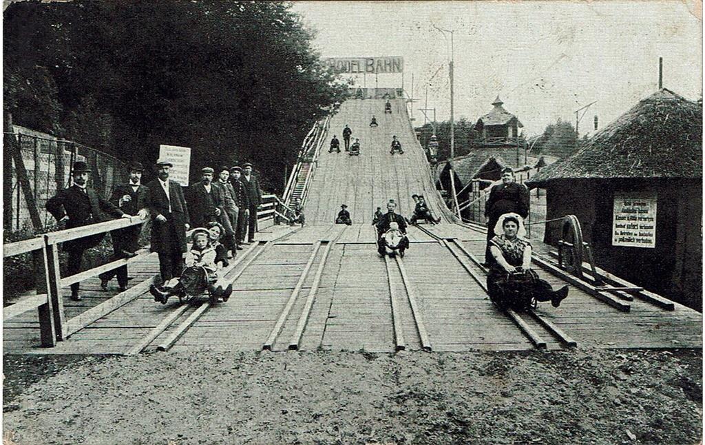 Historische Aufnahme (zwischen 1909 und 1928) aus dem Köln-Riehler Vergnügungsviertel "Goldene Ecke", Blick auf die Rodelbahn des "Amerikanischen Vergnügungsparks", dem späteren "Luna-Park".
