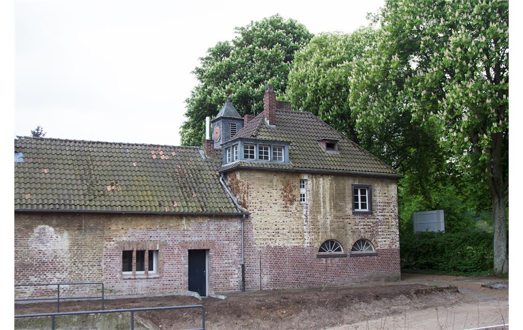 Ein Teil der Gebäude von Gut Leidenhausen (2013).
