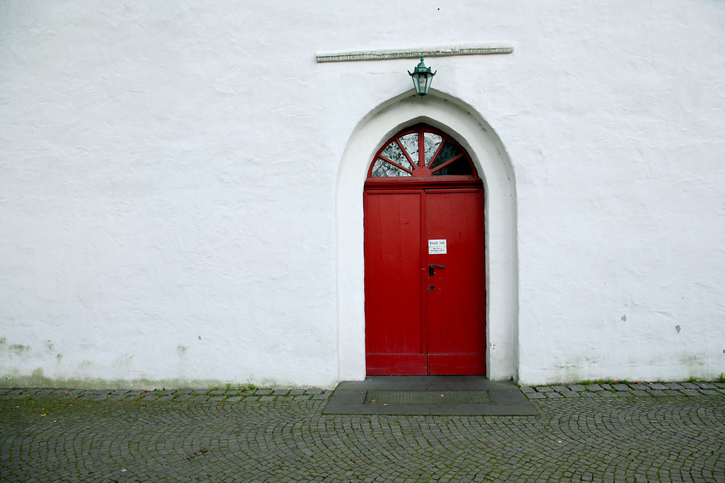 Eingangstür zur Wallfahrtskirche in Marienheide (2008)