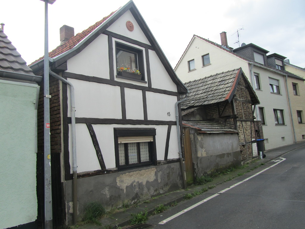 Altes bäuerliches Gehöft im historischen Ortskern Badorfs (2014)
