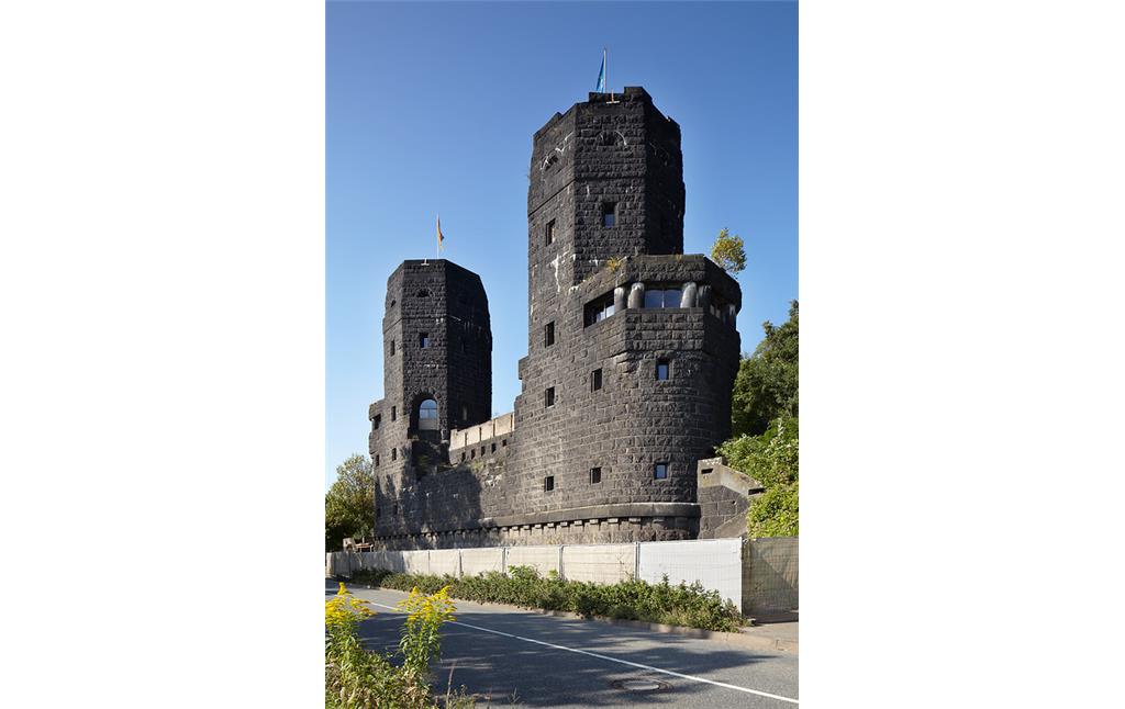 Turm der Brücke von Remagen in Erpel (2013)