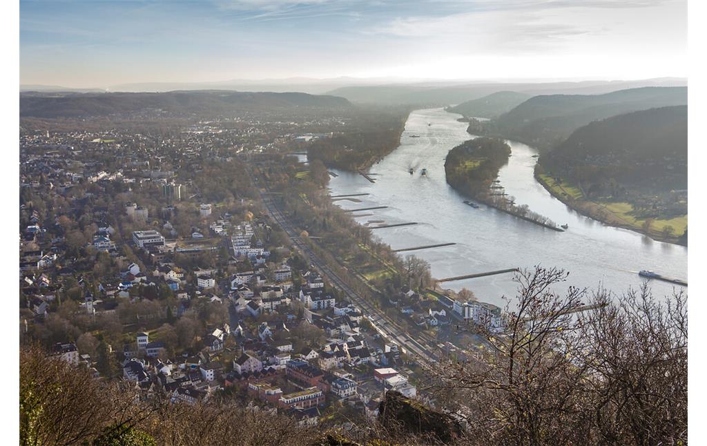 Blick vom Drachenfels auf den Rhein gen Süden (2015)